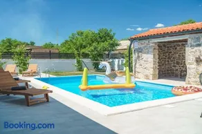GRANDMA´S HOUSE - Image 1