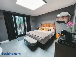 B&B Landslake I - Image 1
