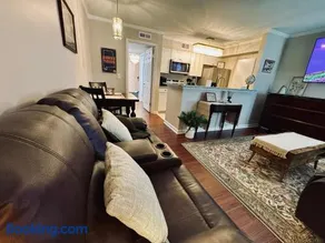 Gorgeous Condo across from Vet School - Image 4