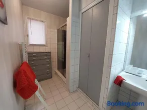 Maison familiale avec piscine - Image 2