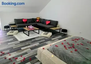 Love Room Luxe and Spa - Sauna - Image 3