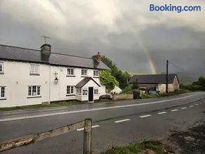 Dinas Castle Inn (The Dragons Back) - Image 2