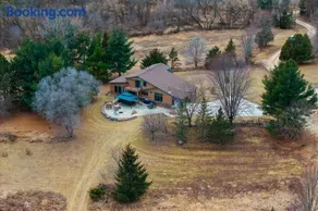 The Lodge on Glen - Image 2