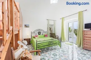 Green Island Apartment - Image 1