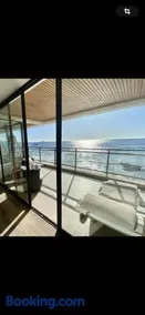 Habitación de lujo sobre el mar - Image 1