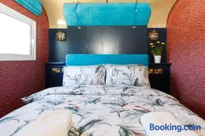 The Showman's Carriage w King Bed close to beach - Image 5
