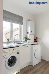 Home by the Sea in Rustington - Image 4