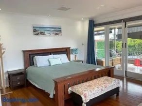 Zen Escape Guest House " Location 1" - Three listings - Romantic Escape, Cozy Delight, - Image 1