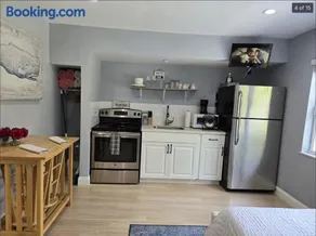 Hideaway Steps off Atlantic Ave - Private Studio - Image 3