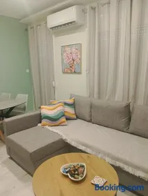 Central Modern Living Apartment 2 - Image 3