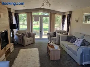 Golfing & Family Breaks in Luxury Lodge - Image 2