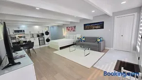 Newly Renovated Studio in Beautiful & Prestigious West Vancouver - Image 3