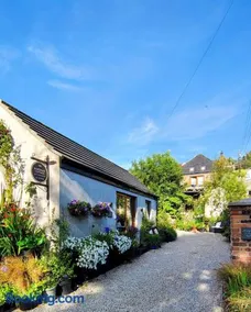 Ropewalk Cottage - A Little Treasure By The Coast - Image 1