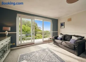Sea Gem - large holiday cottage in Tenby with private parking - Image 4