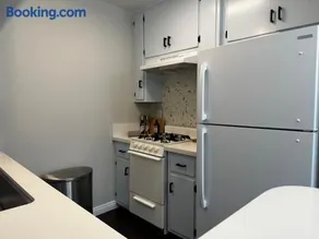 The Nest Manhattan Beach, Partial Ocean View - Image 2