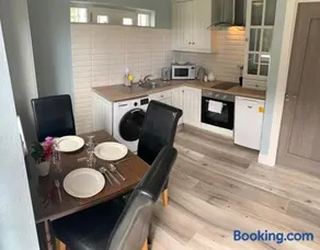 Mountain View Apartment - Image 3