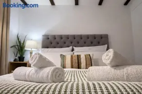Modern 2Bedroom Apartment Free Private Parking Woodbridge Central - Image 2