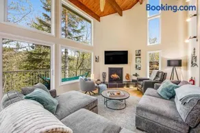 Timber Top Retreat - Image 4