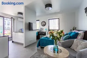 Luxury Apartment with Large Terrace - Image 1