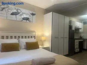 Smart and Cozy Studio with Netflix and Showmax - Image 1