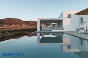 Golden View Villas Paros, Villa Daphne - Image 1