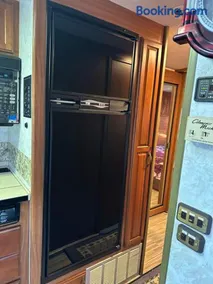 Comfortable and cozy RV - Image 2