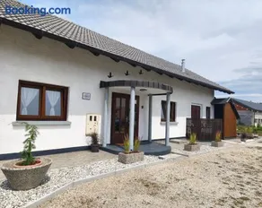 Casa Dijana - a quiet house with a garden near the spa - Image 1