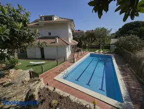 Villa Julia | 14pax. 5' sea & train - Image 1