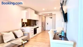 Twin King Ensuites apartment with Double Sofa Bed at M-city Apartment near Monash Uni Clayton, 3168, Victoria, Australia Free parking, Wifi, Amenities, Tea and Coffee - Image 2