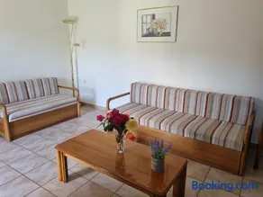 Hariskof garden house - Image 5