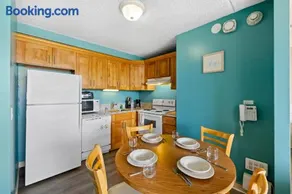 Royal Kuhio 2309 - Spacious Studio with Stunning Ocean Views in the Heart of Waikiki! - Image 2