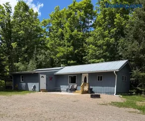 Maple Ridge Trail Side Cabin - Image 1