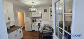 Private Apt In Middletown-wesleyan - Image 2