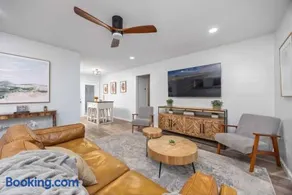 Elegant APT 8mi to FT Moore walk to Lakebottom - Image 1
