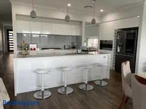 7 Aurora Ave Dunmore - Image 2