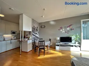 Elegant and Cozy Apartment with Sauna in Espoo - Image 2