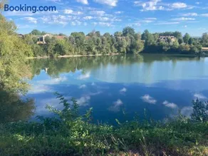 Lac De Lumiere. Relax with rural lakeside living - Image 2