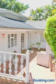 The Whitehouse Bed and Breakfast - Image 3