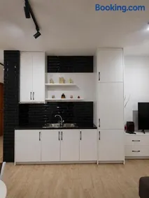 Studio Apartment - Image 4