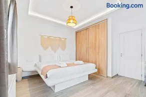 Central & Luxury Home - Image 2