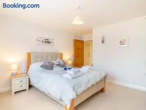 Stella's Retreat - Image 2
