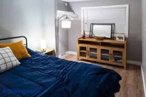 Family-Owned 3 Bedroom with all Amenities including Coffee Machine, Parking, Fast WiFi - Image 1