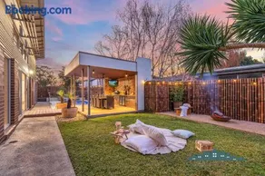 Luxe Haven - Echuca Holiday Homes - Image 1