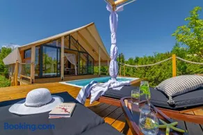 Floria Glamping Garden - Image 3
