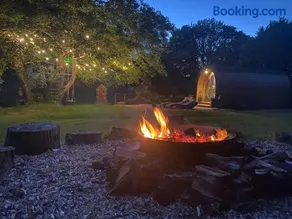 Brook Pod - High end Glamping in beautiful setting - Image 1
