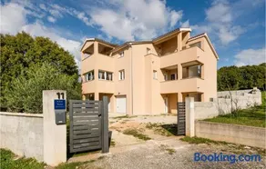 Awesome Apartment In Beloci - Image 2