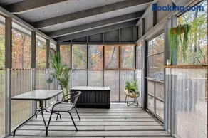 Wooded Chalet w Hot Tub & Indoor Pool, Gym Access - Image 5