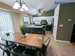 Cute Spacious Home - Image 2