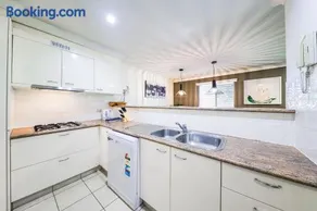Calamvale Business or Holiday like Home - Image 4