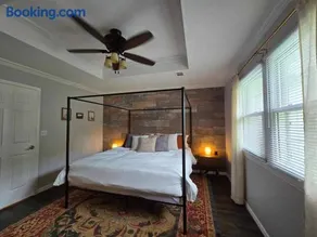 4 bedroom pet friendly grill under 5 min to airport and Choctaw Casino - Image 3